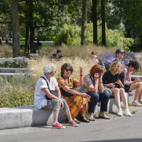 buro-sant-en-co-landschapsarchitectuur-oosterpark-amsterdam-ontwerp-renovatie-klimaatadaptief-biodiversiteit-stadspark-muziekkoepel-vasteplanten-zitrand