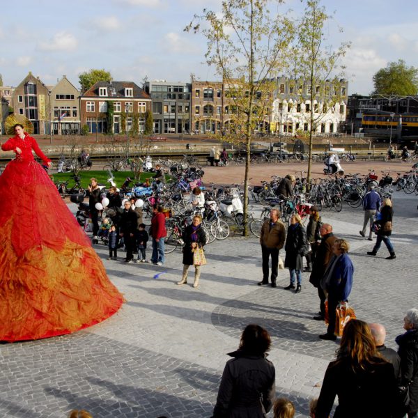 buro-sant-en-co-landschapsarchitectuur-eemplein-amersfoort-centrumplein-plein-stadsplein-evenementen-groendak-parkeergarage-ontwerp-opening-2