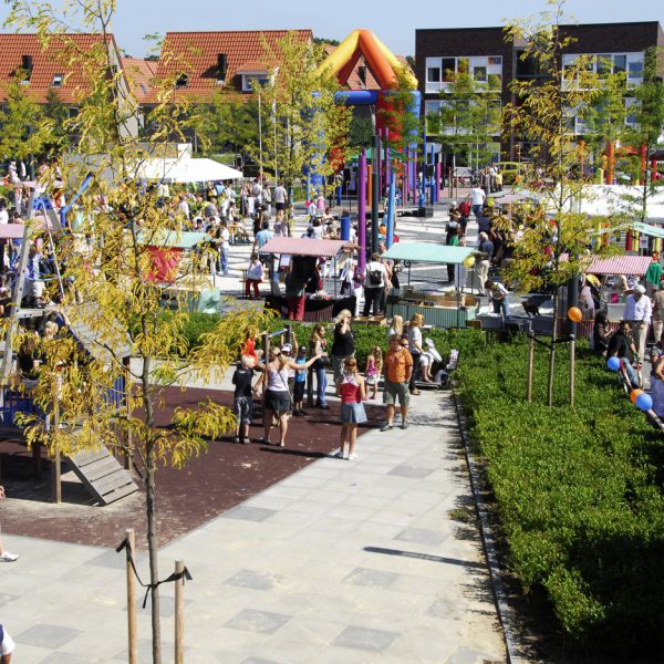 buro-sant-en-co-landschapsarchitectuur-roombeek-enschede-campus-voorzieningencluster-schoolplein-collectief-1